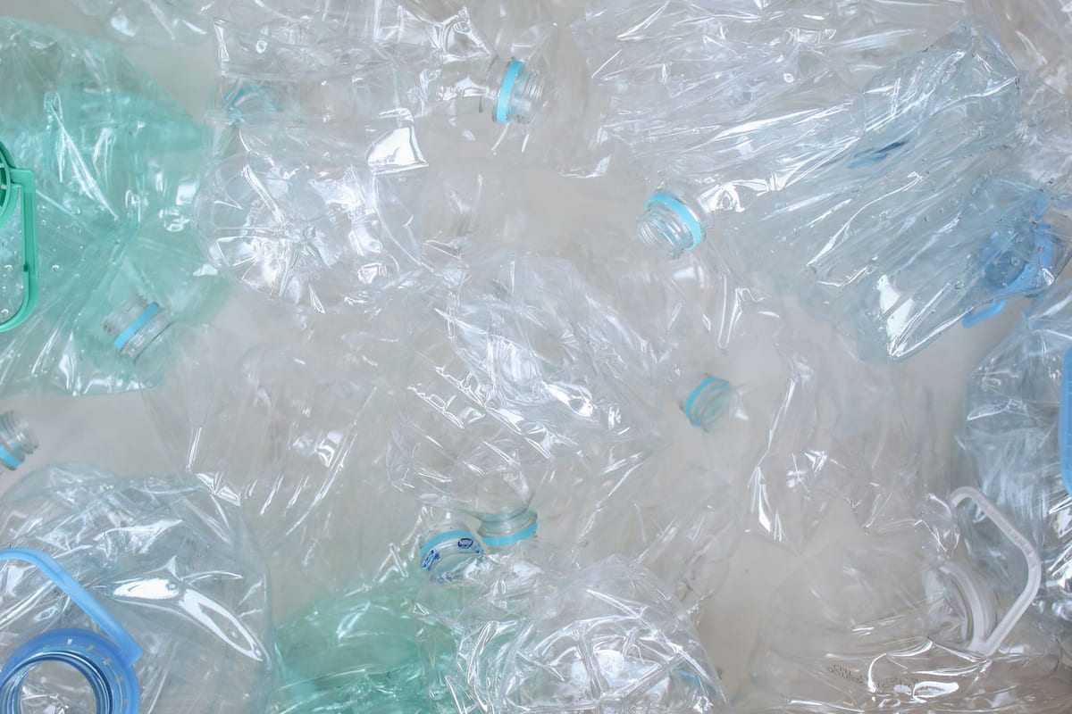 พลาสติกเบอร์ 2 (HDPE) : จากขยะในบ้าน สู่รากฐานอุตสาหกรรมที่คุณมองข้าม