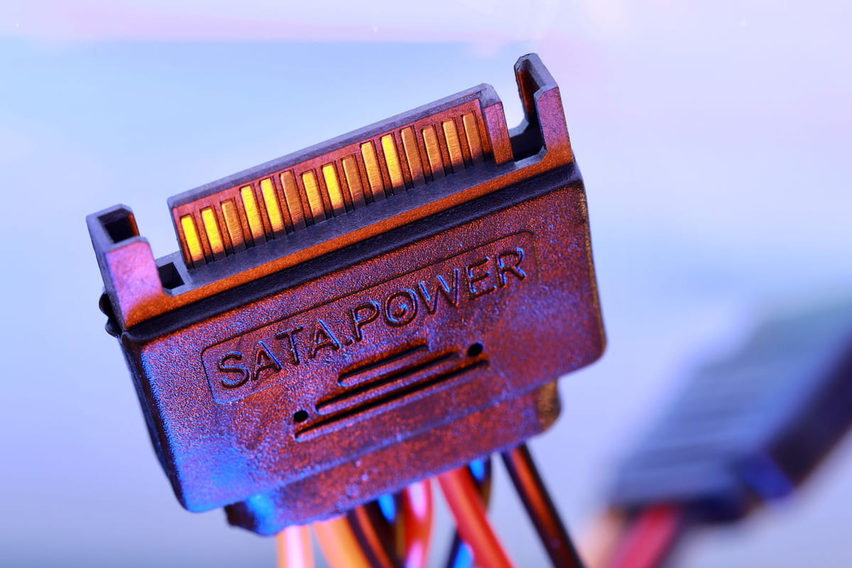 12VHPWR และ 12V-2x6: หัวต่อการ์ดจอที่กำลังไหม้คามือ ต้องมีไหม หรือเป็นแค่กับดักตลาด?